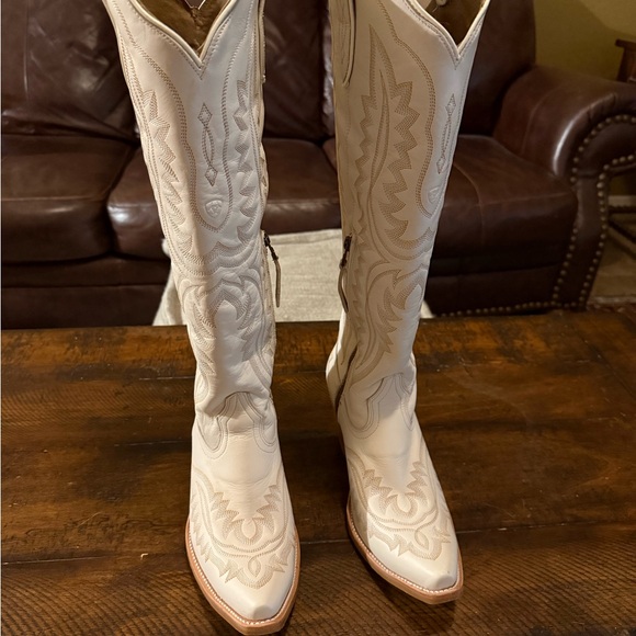 Ariat Casanova Boots - only worn once